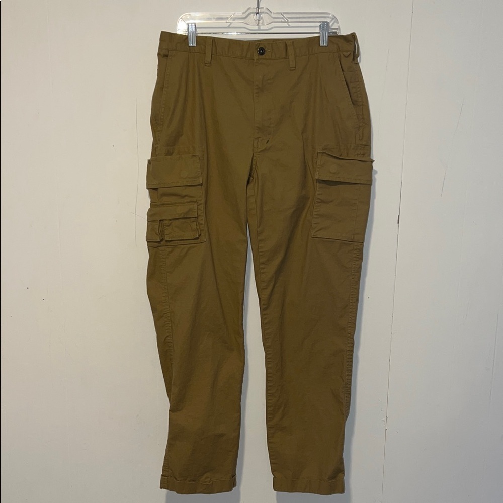 Orvis Men's Tan Cargo Pants Elastic Waist Along With Button and Zipper 0041